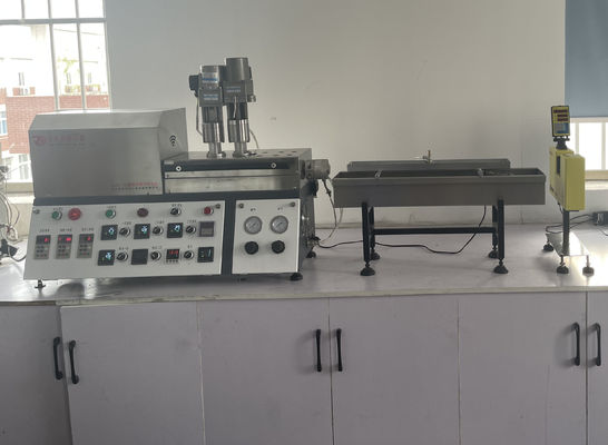 0,75KW Laboratorium sterowania PLC Wytłaczarka dwuślimakowa laboratoryjna Długość gwintu 250 mm